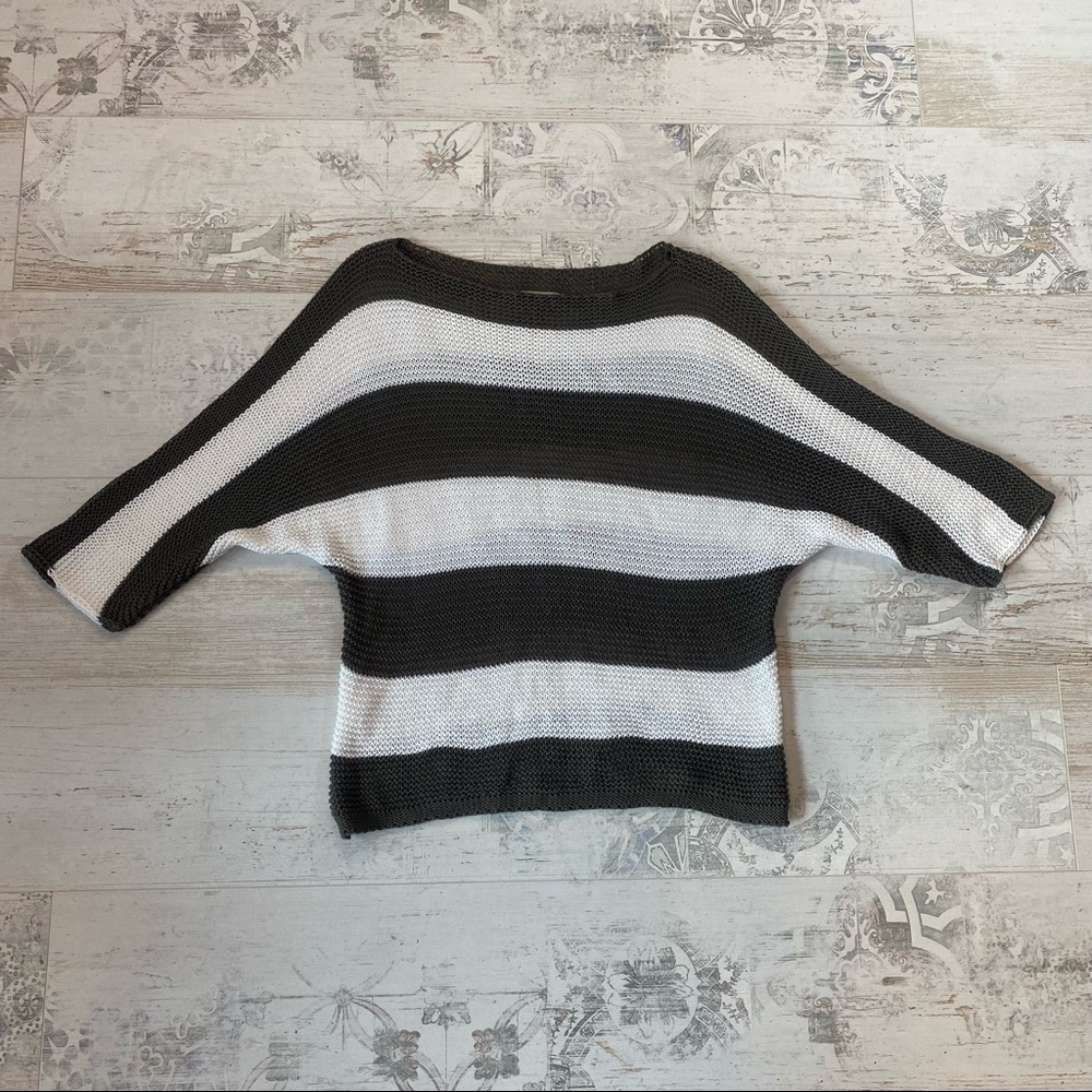 Carina Ricci Grey & White Striped Pullover Sweater
